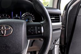 TOYOTA FORTUNER 2.4 V AT ปี2017 ราคา799,000บาท