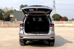 TOYOTA FORTUNER 2.4 V AT ปี2017 ราคา799,000บาท