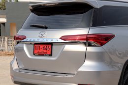 TOYOTA FORTUNER 2.4 V AT ปี2017 ราคา799,000บาท