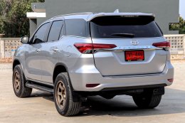 TOYOTA FORTUNER 2.4 V AT ปี2017 ราคา799,000บาท