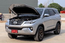 TOYOTA FORTUNER 2.4 V AT ปี2017 ราคา799,000บาท