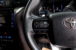 TOYOTA FORTUNER 2.4 V AT ปี2017 ราคา799,000บาท