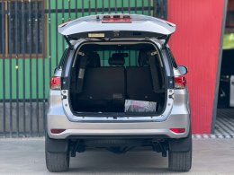 TOYOTA FORTUNER 2.4 V AT ปี2017 ราคา799,000บาท