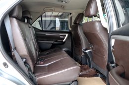 TOYOTA FORTUNER 2.4 V AT ปี2017 ราคา799,000บาท