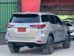 TOYOTA FORTUNER 2.4 V AT ปี2017 ราคา799,000บาท