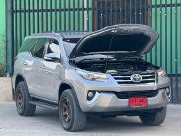TOYOTA FORTUNER 2.4 V AT ปี2017 ราคา799,000บาท