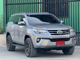 TOYOTA FORTUNER 2.4 V AT ปี2017 ราคา799,000บาท