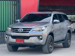 TOYOTA FORTUNER 2.4 V AT ปี2017 ราคา799,000บาท