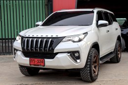 TOYOTA FORTUNER 2.4 V AT ปี2019 ราคา879,000บาท มือสอง