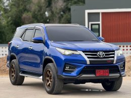 TOYOTA FORTUNER 2.8 V 4WD AT (AB/ABS) ปี2019 ราคา959,000บาท