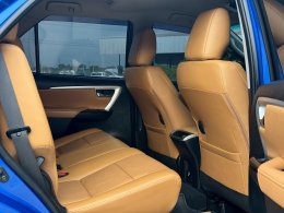 TOYOTA FORTUNER 2.8 V 4WD AT (AB/ABS) ปี2019 ราคา959,000บาท