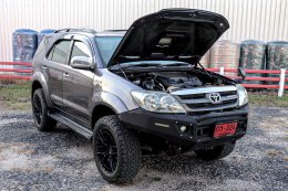TOYOTA FORTUNER 3.0 V 4WD AT ปี 2007 ราคา 379,000