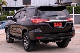 TOYOTA FORTUNNER 2.8 V AT ปี2015 ราคา 799,000 บาท มือสอง