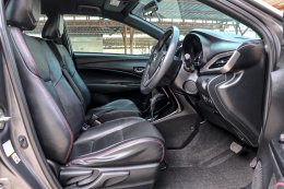 TOYOTA C-HR 1.8 HV MID CVT (HYBRID) AT ปี2020 ราคา659,000