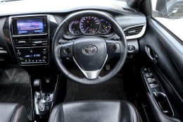 TOYOTA C-HR 1.8 HV MID CVT (HYBRID) AT ปี2020 ราคา659,000