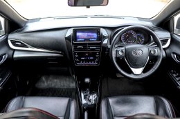 TOYOTA C-HR 1.8 HV MID CVT (HYBRID) AT ปี2020 ราคา659,000