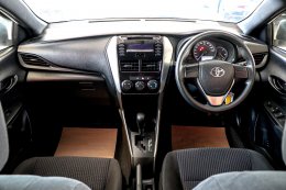 TOYOTA YARIS 1.2 J CVT HATCH ปี2017 ราคา429,000บาท