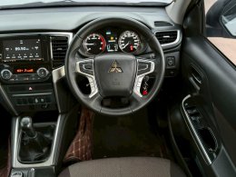 MITSUBISHI TRITON DUAL CAB 2.4 GLS MT 4WD(AB/ABS) ปี2022 ราคา599,000บาท