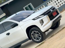 MITSUBISHI TRITON DUAL CAB 2.4 GLS MT 4WD(AB/ABS) ปี2022 ราคา599,000บาท
