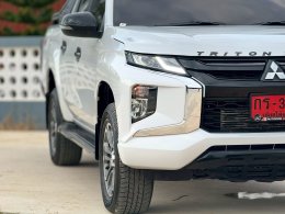 MITSUBISHI TRITON DUAL CAB 2.4 GLS MT 4WD(AB/ABS) ปี2022 ราคา599,000บาท