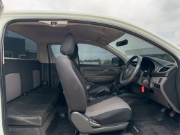 MITSUBISHI TRITON EXT. CAB 2.5 GLX MT (AB/ABS) ปี2018 ราคา299,000บาท
