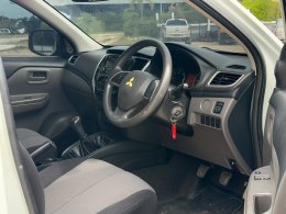 MITSUBISHI TRITON EXT. CAB 2.5 GLX MT (AB/ABS) ปี2018 ราคา299,000บาท