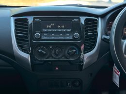 MITSUBISHI TRITON EXT. CAB  2.5 GLX MT (AB/ABS)  ปี2021 ราคา439,000บาท