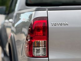 TOYOTA HILUX REVO DUAL CAB 2.4 PRERUNNER G AT ปี2017 ราคา549,000บาท