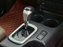 TOYOTA HILUX REVO DUAL CAB 2.4 PRERUNNER G AT ปี2017 ราคา549,000บาท