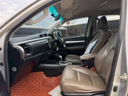 TOYOTA HILUX REVO DUAL CAB 2.4 PRERUNNER G AT ปี2017 ราคา549,000บาท