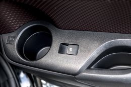 TOYOTA C-HR 1.8 HV MID CVT (HYBRID) AT ปี2020 ราคา 659,000บาท