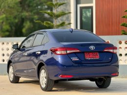 TOYOTA YARIS ATIV 1.2 CVT AT ปี2017 ราคา369,000บาท