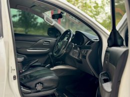 MITSUBISHI TRITON DUAL CAB 2.4 GLS LTD PLUS MT ปี2017 ราคา399,000บาท