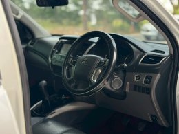 MITSUBISHI TRITON DUAL CAB 2.4 GLS LTD PLUS MT ปี2017 ราคา399,000บาท