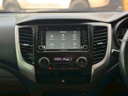 MITSUBISHI TRITON DUAL CAB 2.4 GLS LTD PLUS MT ปี2017 ราคา399,000บาท