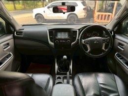 MITSUBISHI TRITON DUAL CAB 2.4 GLS LTD PLUS MT ปี2017 ราคา399,000บาท