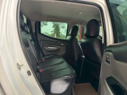 MITSUBISHI TRITON DUAL CAB 2.4 GLS LTD PLUS MT ปี2017 ราคา399,000บาท