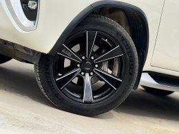 TOYOTA FORTUNER 2.4V ปี2018 ราคา859,000 บาท