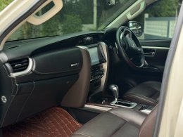 TOYOTA FORTUNER 2.4V ปี2018 ราคา859,000 บาท