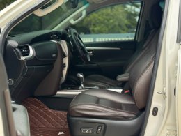 TOYOTA FORTUNER 2.4V ปี2018 ราคา859,000 บาท