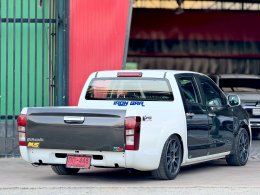 ISUZU D-MAX CAB 4 1.9 S MT ปี2018 ราคา399,000บาท