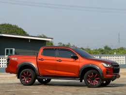 ISUZU D-MAX CAB 4 3.0 VCROSS M 4WD AT ปี2021 ราคา749,000บาท