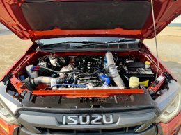 ISUZU D-MAX CAB 4 3.0 VCROSS M 4WD AT ปี2021 ราคา749,000บาท