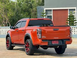 ISUZU D-MAX CAB 4 3.0 VCROSS M 4WD AT ปี2021 ราคา749,000บาท