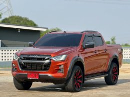 ISUZU D-MAX CAB 4 3.0 VCROSS M 4WD AT ปี2021 ราคา749,000บาท