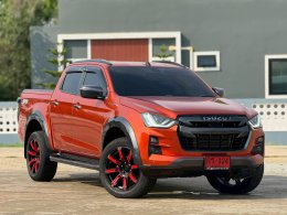 ISUZU D-MAX CAB 4 3.0 VCROSS M 4WD AT ปี2021 ราคา749,000บาท