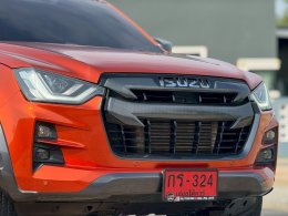 ISUZU D-MAX CAB 4 3.0 VCROSS M 4WD AT ปี2021 ราคา749,000บาท