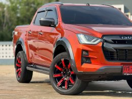 ISUZU D-MAX CAB 4 3.0 VCROSS M 4WD AT ปี2021 ราคา749,000บาท