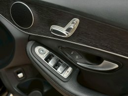 MERCEDES-BENZ C220D 2.0 AVANTGARDE ปี2021 ราคา1,290,000บาท