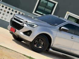 ISUZU D-MAX CAB4 1.9 HI-LANDER Z (AB/ABS) AT ปี2023 ราคา769,000บาท